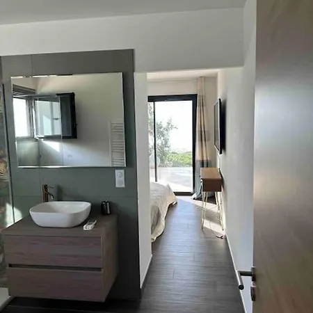 Maison Les Pieds Dans L'eau Ghisonaccia