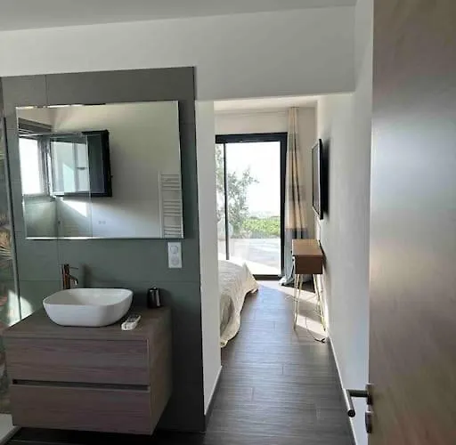 Maison Les Pieds Dans L'eau Ghisonaccia